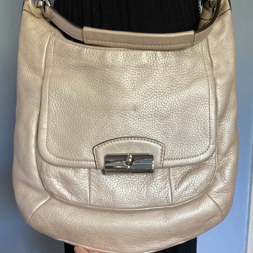 COACH handbag with removable shoulder strap. Barely used, in like-new condition!